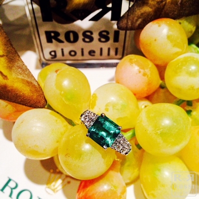 Rossi Gioielli Anello Smeraldo e Diamanti